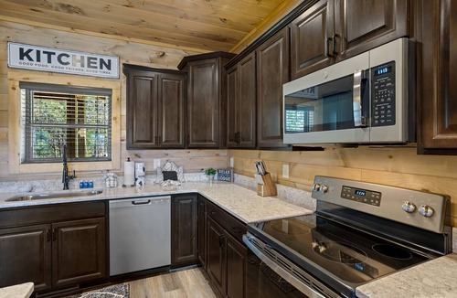 Gatlinburg - Pigeon Forge Cabin | Unwind in this Luxury Glamping Cabin in Sevierville, Tennessee