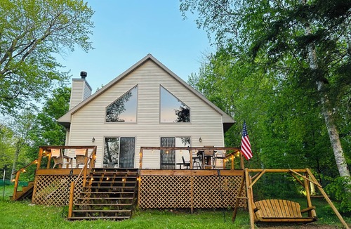 Summit Lake Cottage | Up North Cottage on Summit Lake! Pontoon negotiable!
