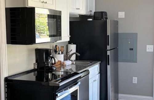 Historic Edgefield Apartment | Updated 1BR in East Nash-Historic Church Building