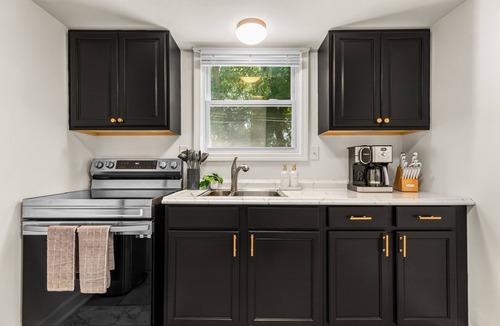 Plymouth House | Updated and Stylish 2BR Home with King Bed <1 mile to Downtown Plymouth!