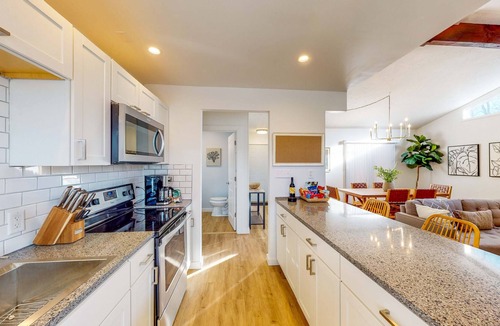 Simonton Lake House | Updated charmer with a well-equipped kitchen