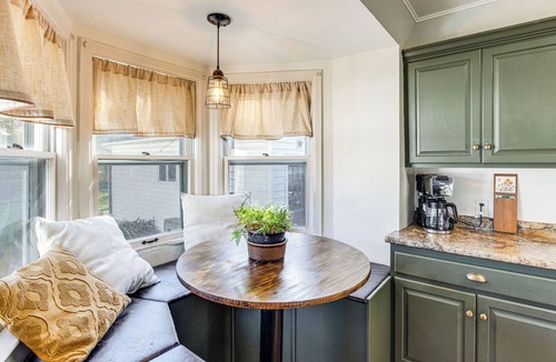 Waterloo House | Updated & Charming! Waterloo Home w/Patio
