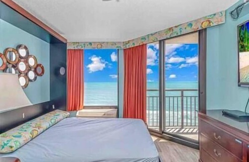 Myrtle Beach Condo | Updated Direct Oceanfront 1BR W/Panoramic VIEWS!