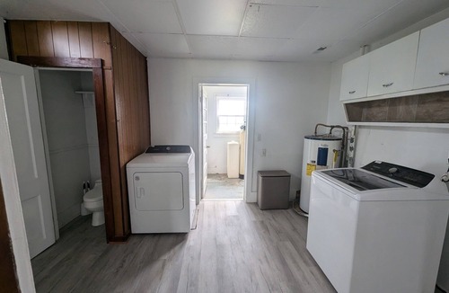 Cuba House | Updated farmhouse with parking and AC