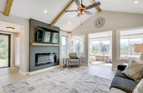 Waynesville House | Updated + Modern Waynesville Cottage w/Fire Pit