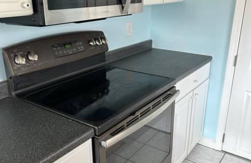 Myrtle Beach Cottage | UPDATED WITH CART. DOGS <20 LBS MUST BE PRE APPROVED, SITE 5518 SANDLAPPER LN.