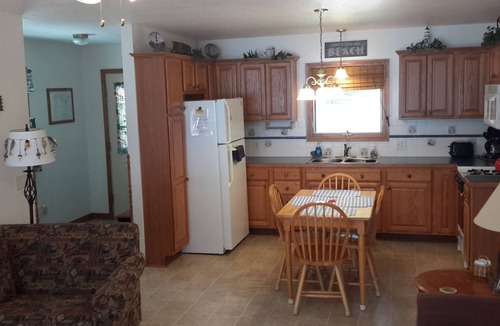 Free Soil Cottage | Upper Hamlin Lake Cottage 200 ft from waters edge