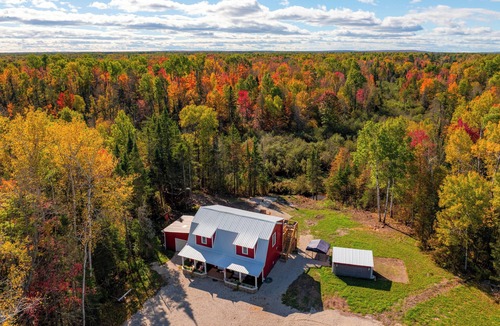 Rudyard Cottage | Upper Peninsula Barndominium on 18 Acres w/Emus