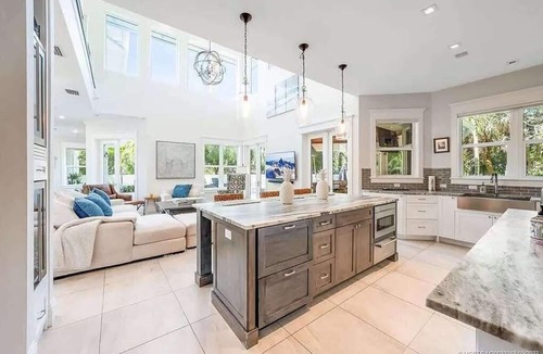 Stuart Villa | Upscale 2018 Elegant Mansion with Pool