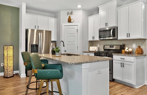 Berea House | Upscale Greenville Getaway. 10 Mins 2 Falls Park