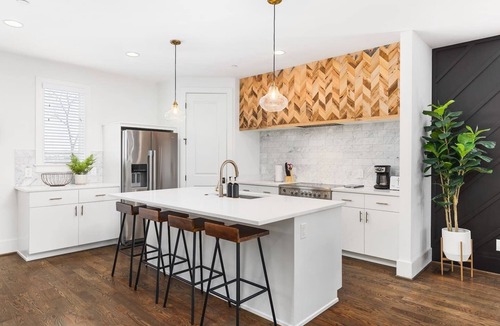 Edgehill House | Upscale Home with Patio - WALK to 12 South & Belmont