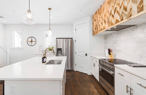 Edgehill House | Upscale Home with Patio - WALK to 12 South & Belmont