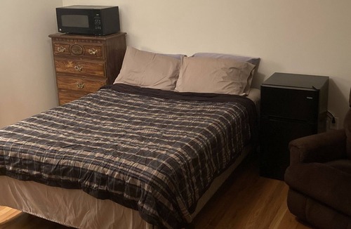 Reynolds Corners House | Upscale Quiet Neighborhood Master Bedroom w/Private Bath