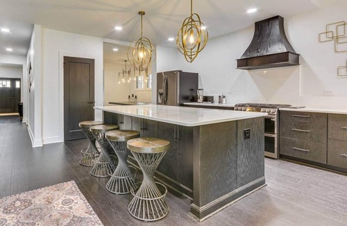 Lexington House | Uptown Lexington Stay, Vineyards & Shopping Nearby