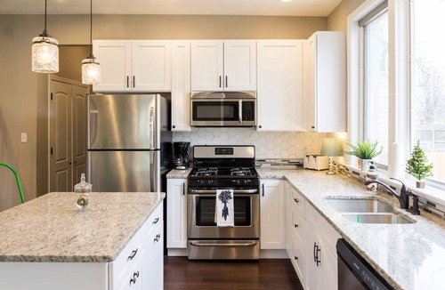 Tower Grove South House | Urban Farmhouse - 3BR 2.5 BA (5 Beds) Near TG Park & Central to Everything!