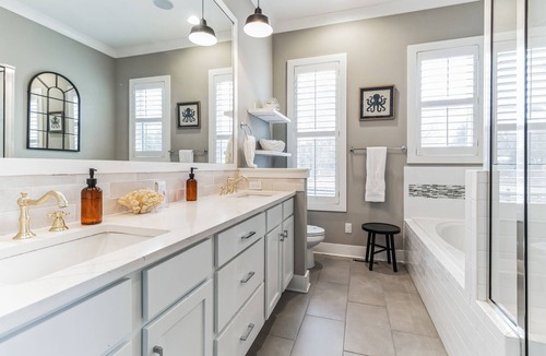 East Nashville House | Urban Oasis – Chic 3 BDR in Trendy East Nashville w/ Private Pool!
