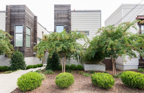 Chestnut Hill House | Urban Oasis| Private Rooftop| Close to Everything| Free Parking