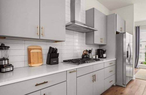 Nashville Villa | Urban Oasis | Rooftop Retreat + Private Parking