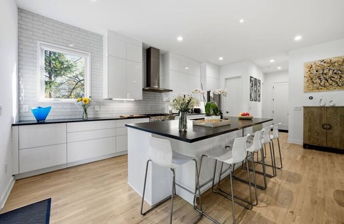 Old Fourth Ward House | Urban Oasis walk to restaurants park with jacuzzi and rooftop