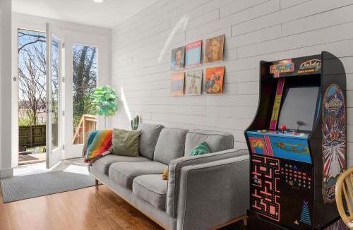 Nashville House | Vacation Haven HOT TUB FIRE PIT GRILL & ARCADE