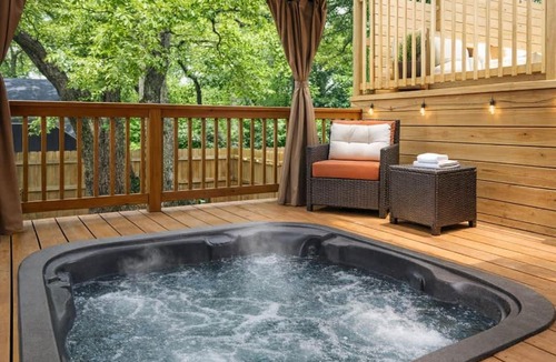 Charlotte House | Venetian Pool Hot Tub Sauna and Cold Plunge