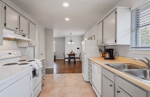 Crestline Heights House | Vestavia 3 BR Convenient Location