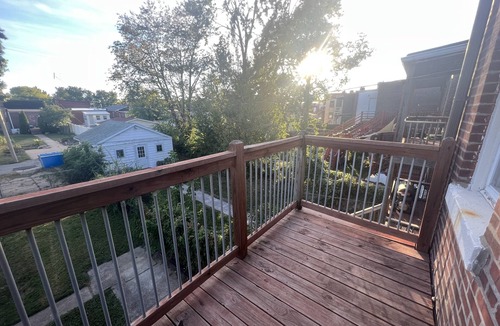 Southwest Garden House | Vibrant 2 bedroom Home by the Hill