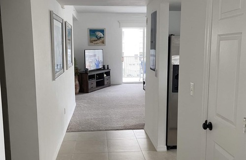 South Island Condo | Vickie's Hide Away, Casa Marina, South Beach (22-0293)