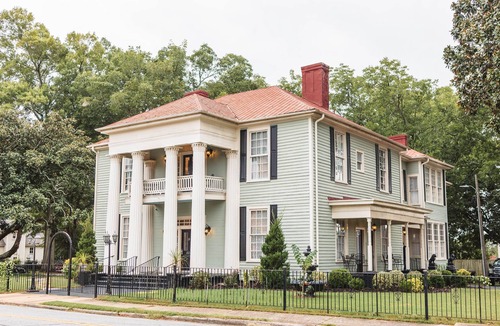Anderson Apartment | Victoria Suite At Historic Estate