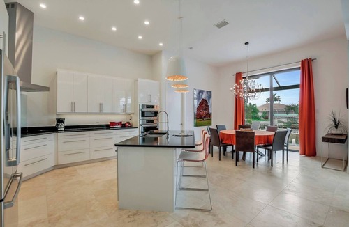 Pelican House | Villa Alexander