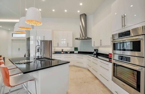 Pelican House | Villa Alexander