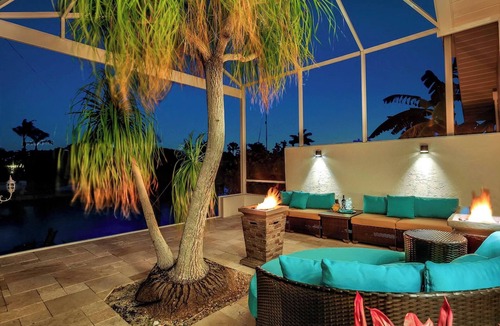 Pelican House | Villa Camelot