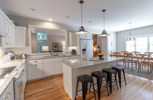 Harbor Springs House | Villa East - Main Street! 4BDR 3.5BATH - Sleeps 10!