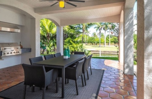 Northeast Miami Villa | Villa Krishna