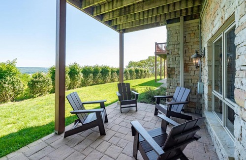McHenry House | Villa Lago