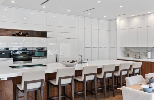 Birch Park Finger Streets Villa | Villa Seminole: Luxurious Waterfront Retreat with Pool, Gym & Hot Tub