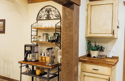Dahlonega House | Villa Serena Tuscan Theme home with a HIDDEN lounge, fire pit, lawn games, creek
