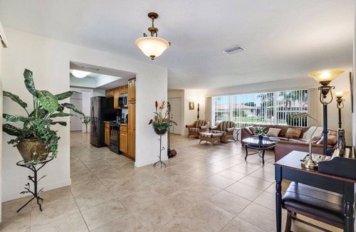 Yacht Club House | Villa Willshire