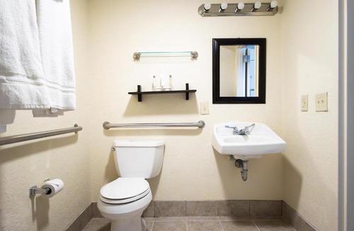 Clemmons Hotel | Village Inn Clemmons-Winston Salem, Trademark by Wyndham