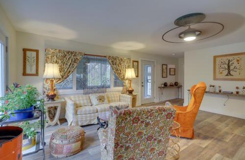 Coloma House | Vintage Coloma Home w/Deck: Shop, Swim & Dine!