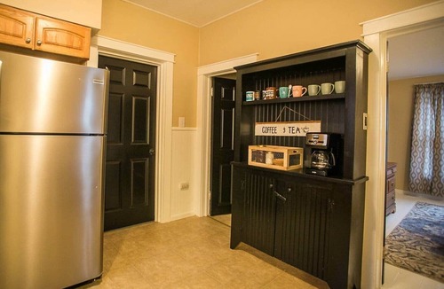 Springfield House | Vintage On Vine - Central 1940's Charming Bungalow