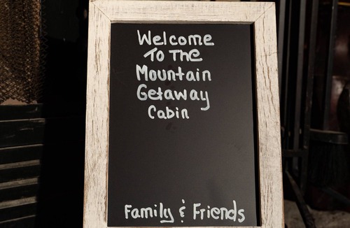 Warm Springs Cabin | Visit Mountain Getaway for Labor Day! - Hot Tub - Fiber Wifi - Callaway