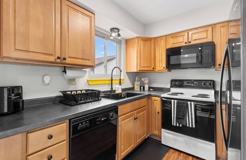 Maryland Heights House | Vivid Luxe Retreat: Luxury 2BR Townhouse