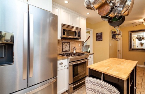 Kettering House | W Kettering | Historic 3BR Retreat w/Private Patio