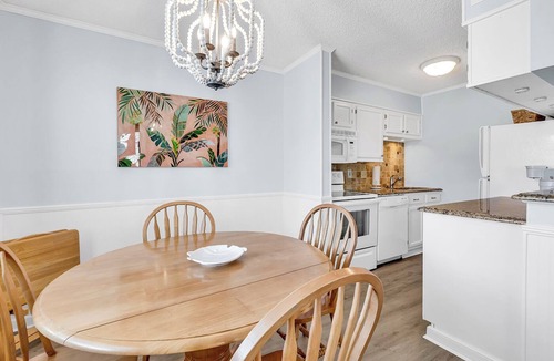 Ocean Drive Villa | Waipani Villas l 2BR l Screened Porch l Pool