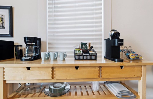 Downtown Chattanooga House | Walk & Chill - Southside, Sips, Choo Choo