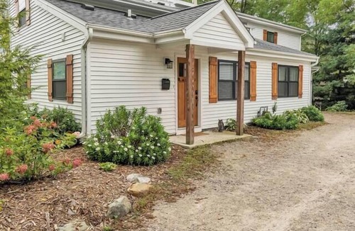 Water Hill House | Walk Downtown | Parkside | City View | Beautifully Remodeled