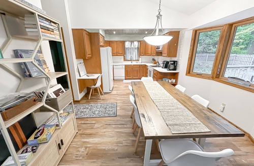 Frankfort House | Walk to beach, bay, downtown, parks. Close to Ski resorts.