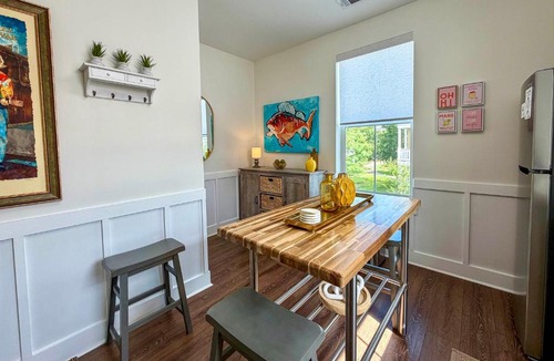 Pass Christian House | Walk to Beach: Cottage w/Yard in Pass Christian!