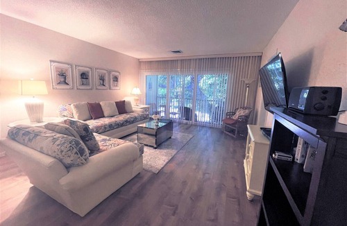 Saint Armands Key Condo | Walk to Beach & Dining–Coastal Condo Retreat Kingston Arms 11-B by RVA